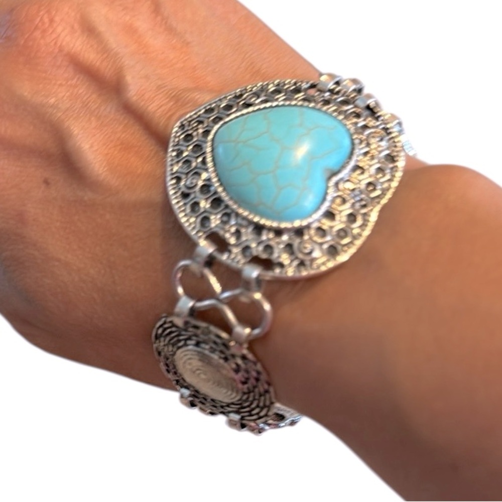 Boho Turquoise Heart Silver tone Link Bracelet Western Aztec Style Southwestern